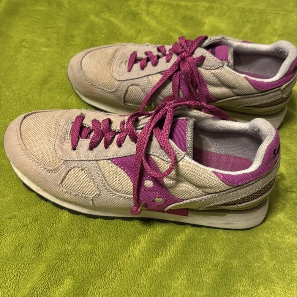 Saucony Women’s Shadow Original Beige & Purple Athletic Running Shoes Size 9